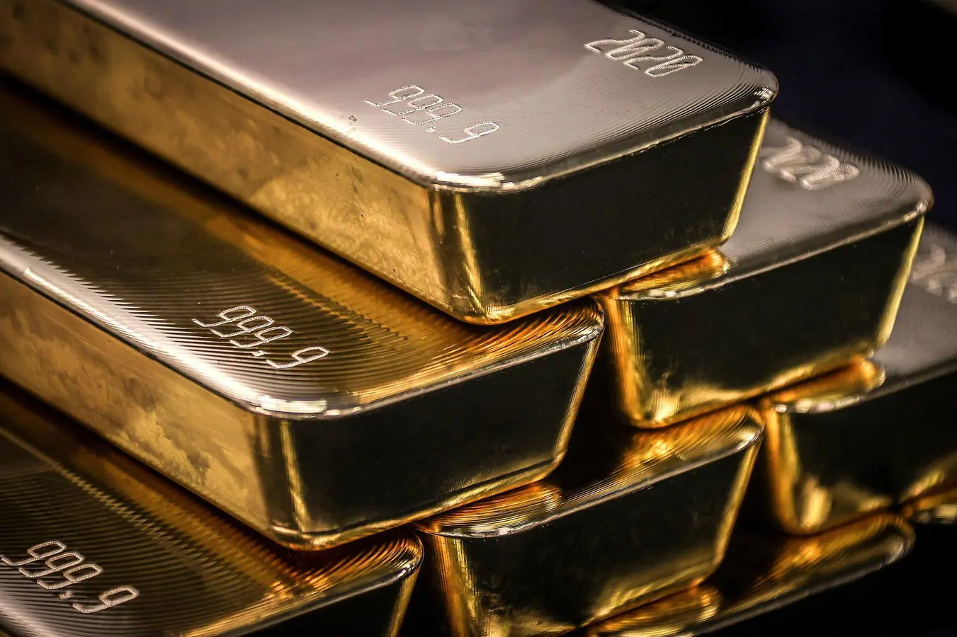 Gold To Top Bitcoin And Silver On Way To $4K Per Oz, Says Goldman Sachs