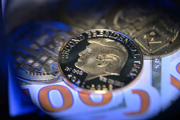 Top $TRUMP holders head to crypto dinner with president that Democrats call 'orgy of corruption'